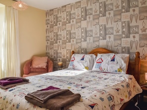 Double bedroom | Tea Cosy, Marhamchurch, near Bude - 3 bedroom accommodation in Marhamchurch, near Bude (Marhamchurch, near Bude)