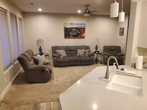 TV - Coral Cliff View - Amazing Views and Pool (Kanab)