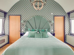 1 quarto, Wi-Fi de cortesia, roupa de cama