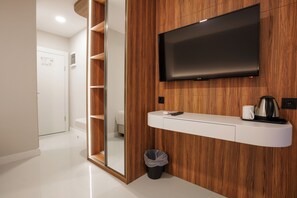 Phòng 3 Tiêu chuẩn, 3 giường đơn, quang cảnh thành phố | Minibar, két bảo mật tại phòng, màn/rèm cản sáng 