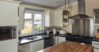 2 bedroom accommodation in Towyn