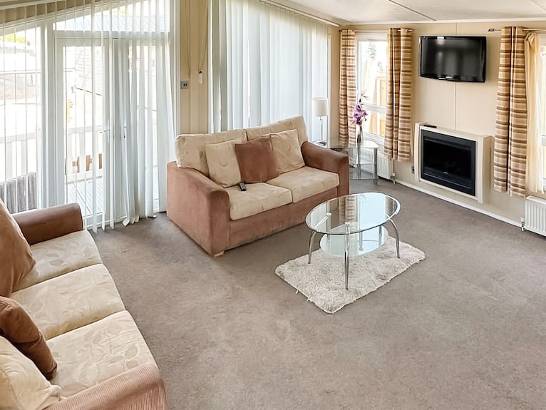 2 Bedroom Accommodation In Towyn - Towyn