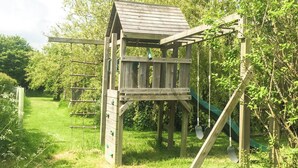 Unclassified image, 5 of 17, button - The Organic Cabin - UK42325 (Horsington Marsh, near Templecombe)
