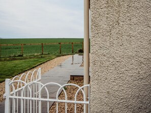 Property grounds - 1 bedroom accommodation in Methven, near Perth (Methven, near Perth)