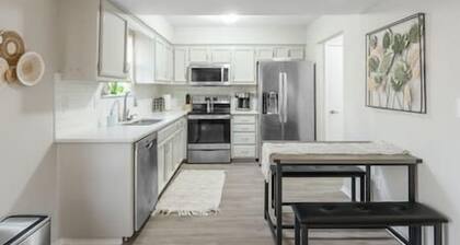 Tranquil Newly Furnished Oasis