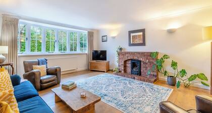 2 bedroom accommodation in East Grinstead