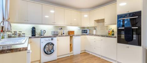 Lavavajillas, silla alta para bebés