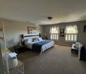8 bedrooms, iron/ironing board, WiFi, bed sheets