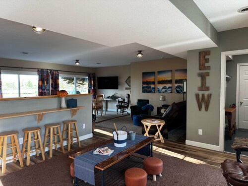 Eagle Isle Wings Spacious 8 bedroom Split Townhouse on the Sandusky River