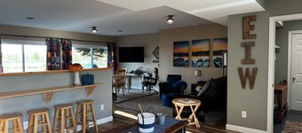 Eagle Isle Wings Spacious 8 bedroom Split Townhouse on the Sandusky River