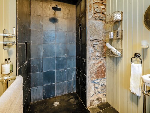 2 bedroom accommodation in Huntly