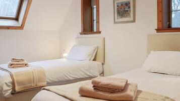 3 bedrooms, free WiFi, bed sheets