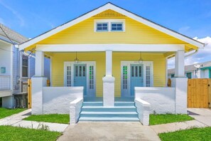 Exterior - NEW 2 Bed, 2 Bath in Holy Cross Historic District (New Orleans)