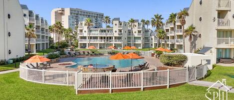 حمّام سباحة مُدفَّأ