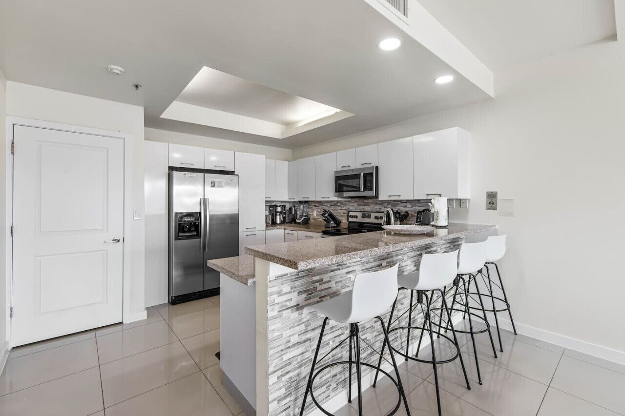 雪櫃、微波爐、焗爐、爐具