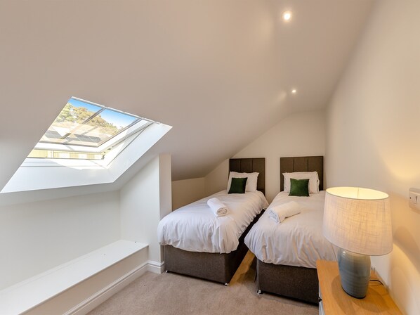 4 bedrooms, free WiFi, bed sheets