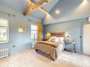 1 bedroom, free WiFi, bed sheets - Apartment at Llanerchydol Hall (Welshpool)