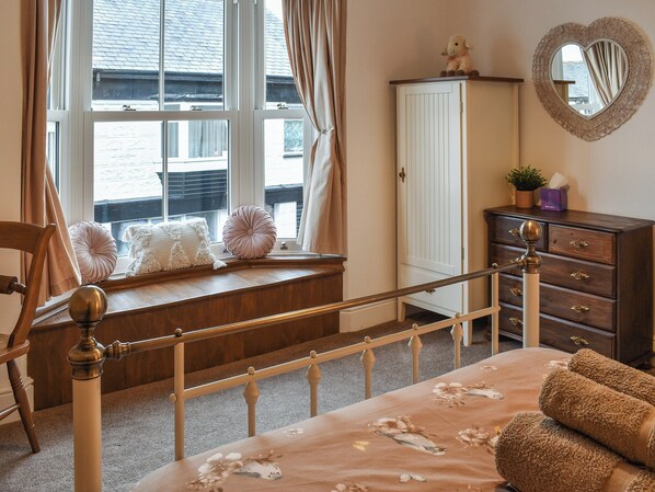 3 bedrooms, free WiFi, bed sheets