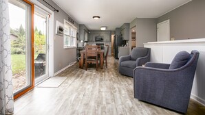 Interior - Golden Shamrock<>3BR Home 3min to ND (South Bend)