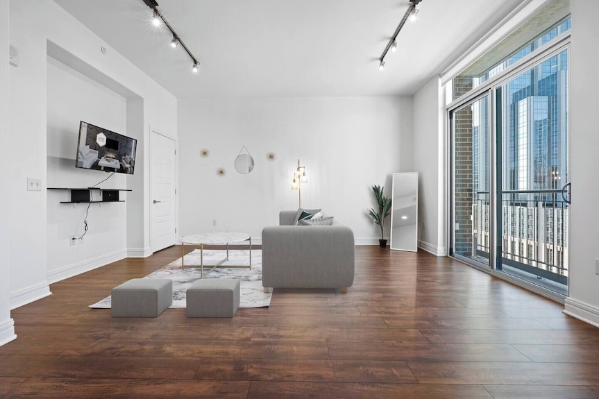 Downtown | Luxury 1bd Apt. | Pool | Gym | Great Views - Austin