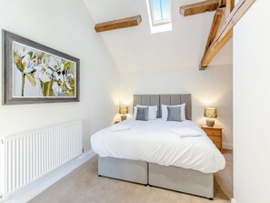 3 bedrooms, free WiFi, bed sheets