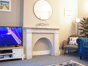 TV - 4 bedroom accommodation in Shanklin (Shanklin)