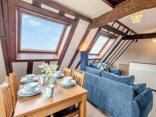 Lovely barn in a beautiful setting with swimming pool.