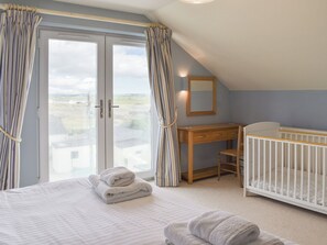 5 quartos, Wi-Fi de cortesia, roupa de cama