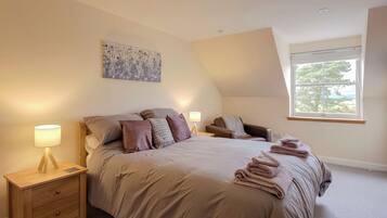 4 bedrooms, free WiFi, bed sheets