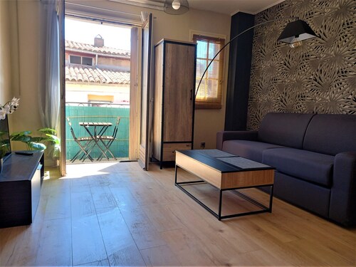 Lovely studio in the artists' quarter