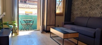 Lovely studio in the artists' quarter