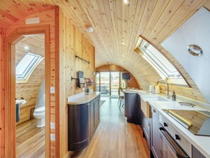 Dishwasher - This luxury lodge with a private hot tub is perfect for exploring Mid Wales. (St Harmon, near Rhayader)