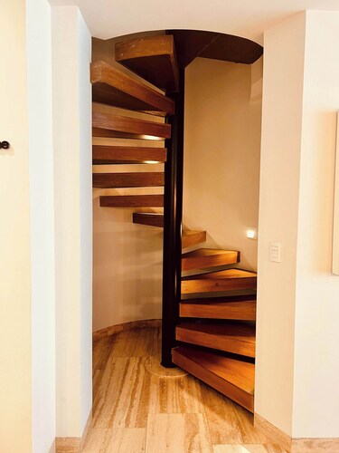 Vista Coral PH Sunset Rooftop Marina & Ocean Views