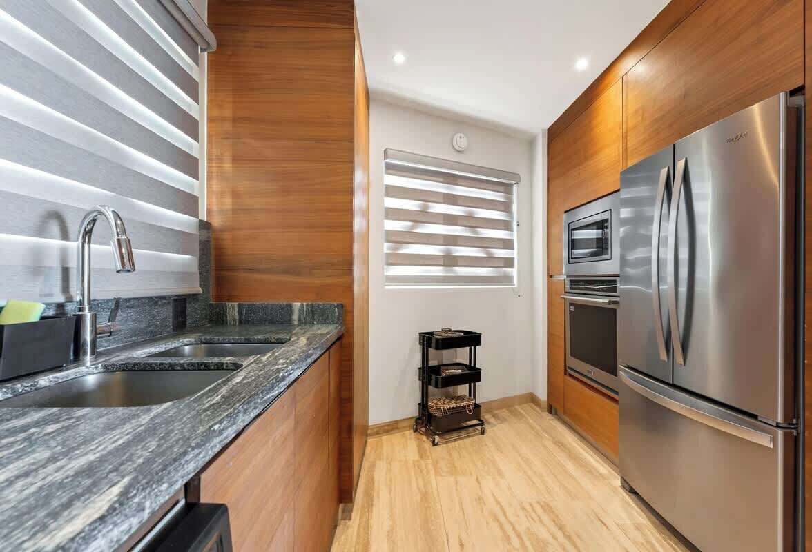 Microwave, oven, stovetop, coffee/tea maker