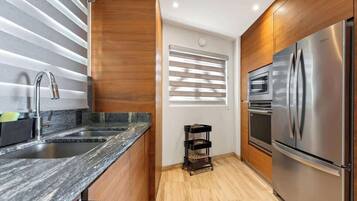 Microwave, oven, stovetop, coffee/tea maker