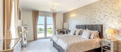6 bedrooms, free WiFi, bed sheets