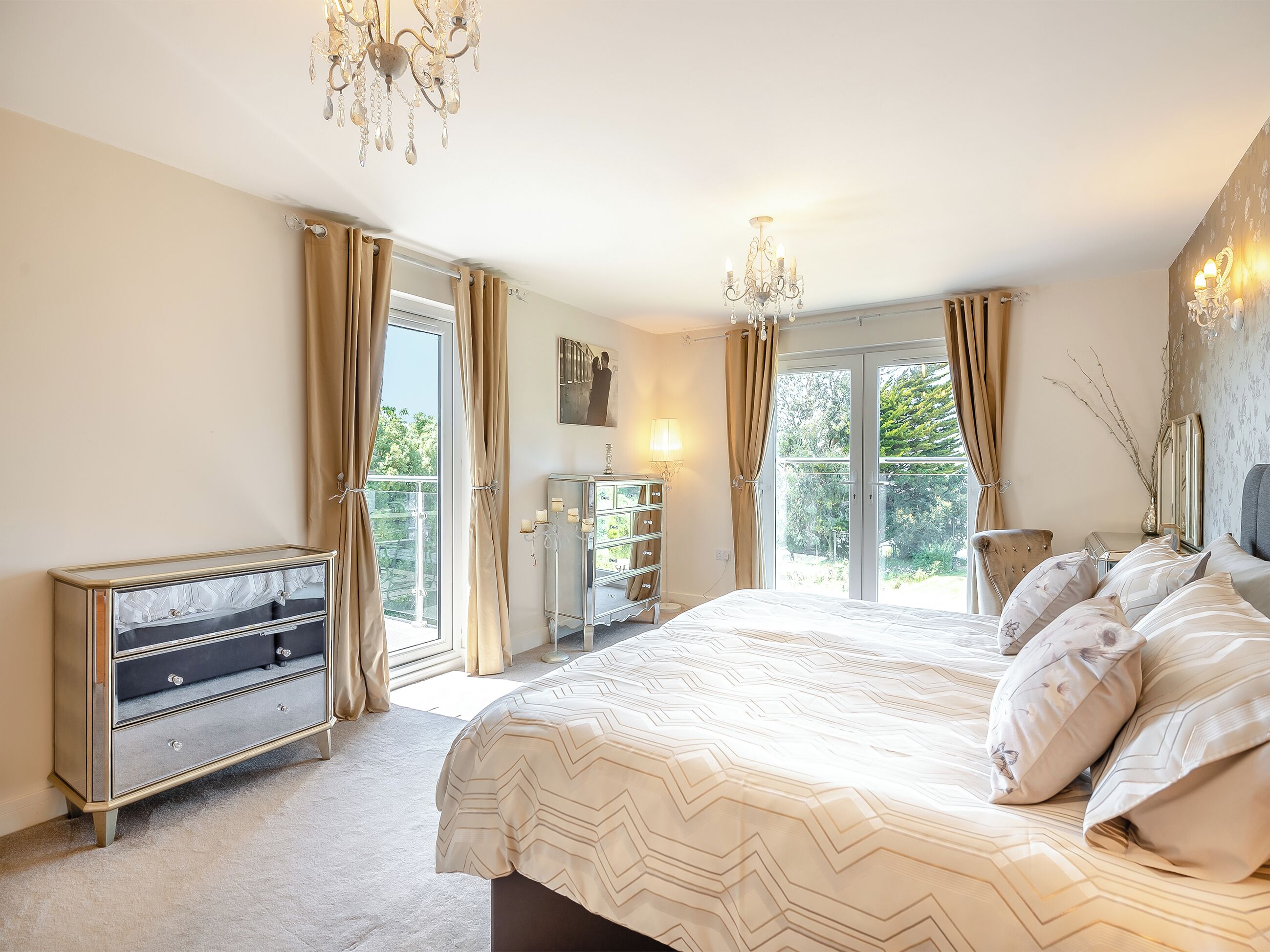 6 bedrooms, free WiFi, bed sheets