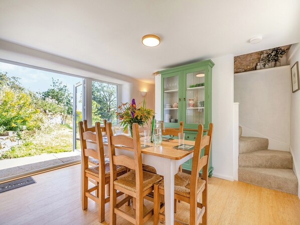 Interior - 3 bedroom accommodation in Leek (Leek)