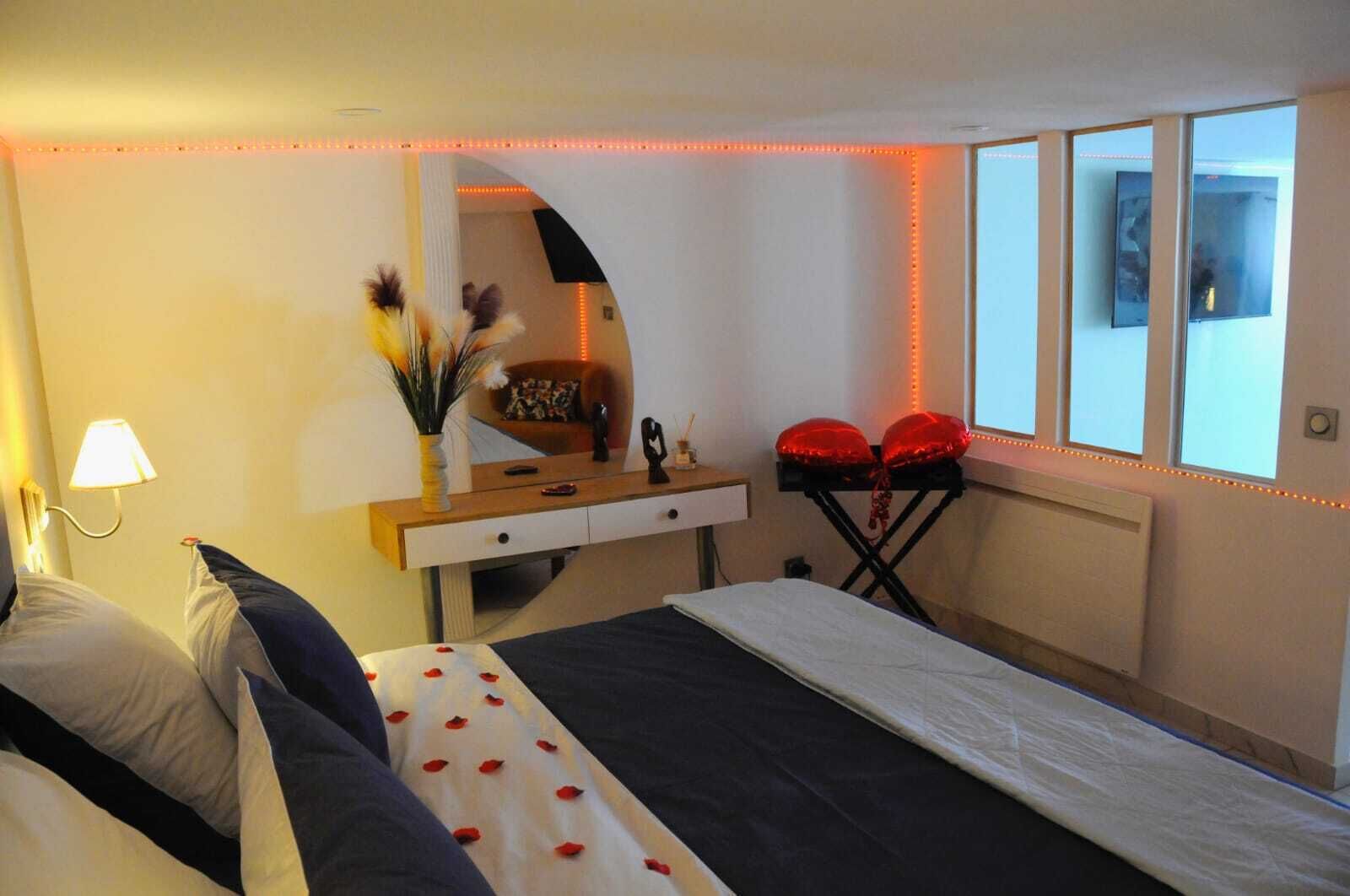 1 slaapkamer, een strijkplank/strijkijzer, wifi, beddengoed