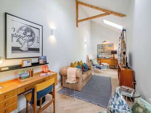TV - 1 bedroom accommodation in Lancaster (Lancaster)