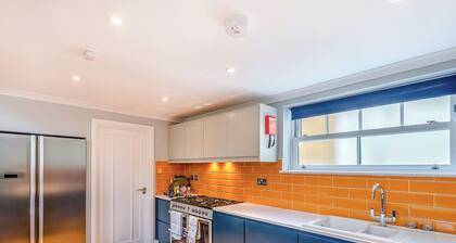 3 bedroom accommodation in Hollingbourne, near Maidstone