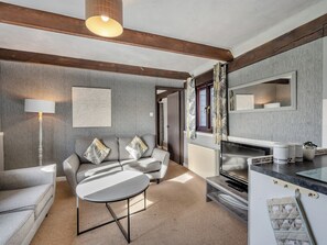 Living area - Lovely barn in a beautiful setting with swimming pool. (Colchester)