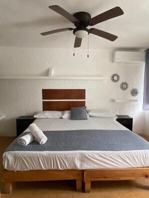 Standard Room, Courtyard View | Bed sheets - Casa Luna Family & Friends  (Cancun)
