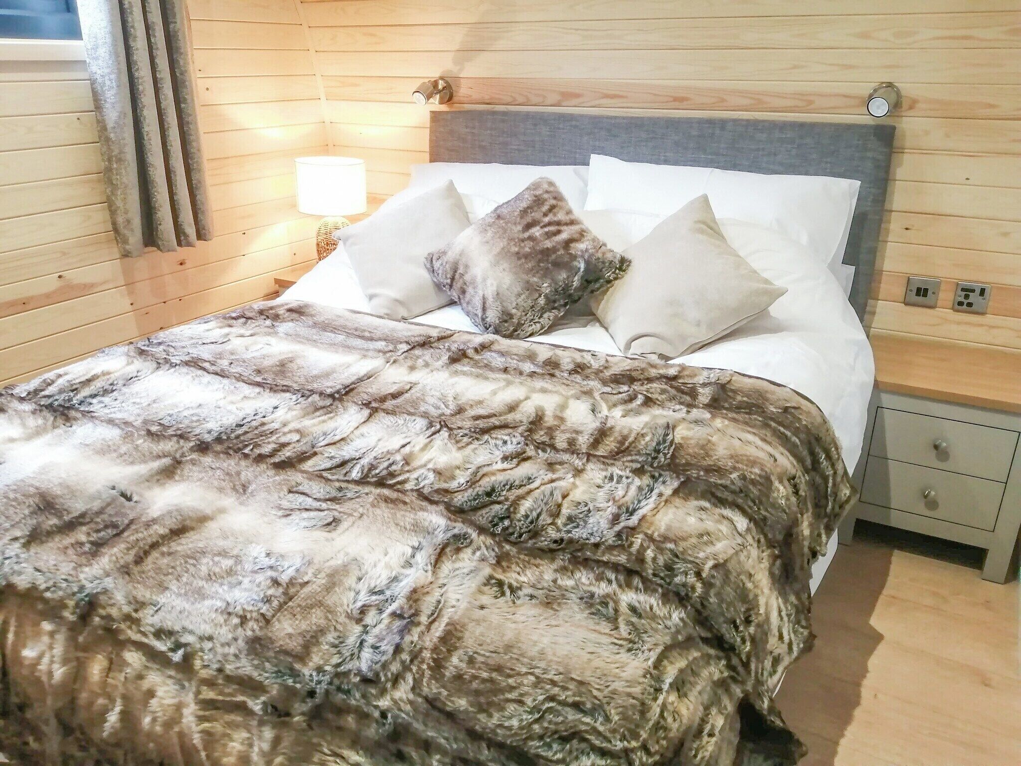 Double bedroom | Glampio Trysor Garth - Glampio Trysor, Corwen, near Bala