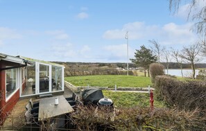 Outdoor dining - Cozy home in Mariager with WiFi (Mariager)