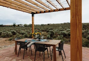 Outdoor dining - 2 Amazing Home Together, Mountain Views, Easy to TSV (El Prado)