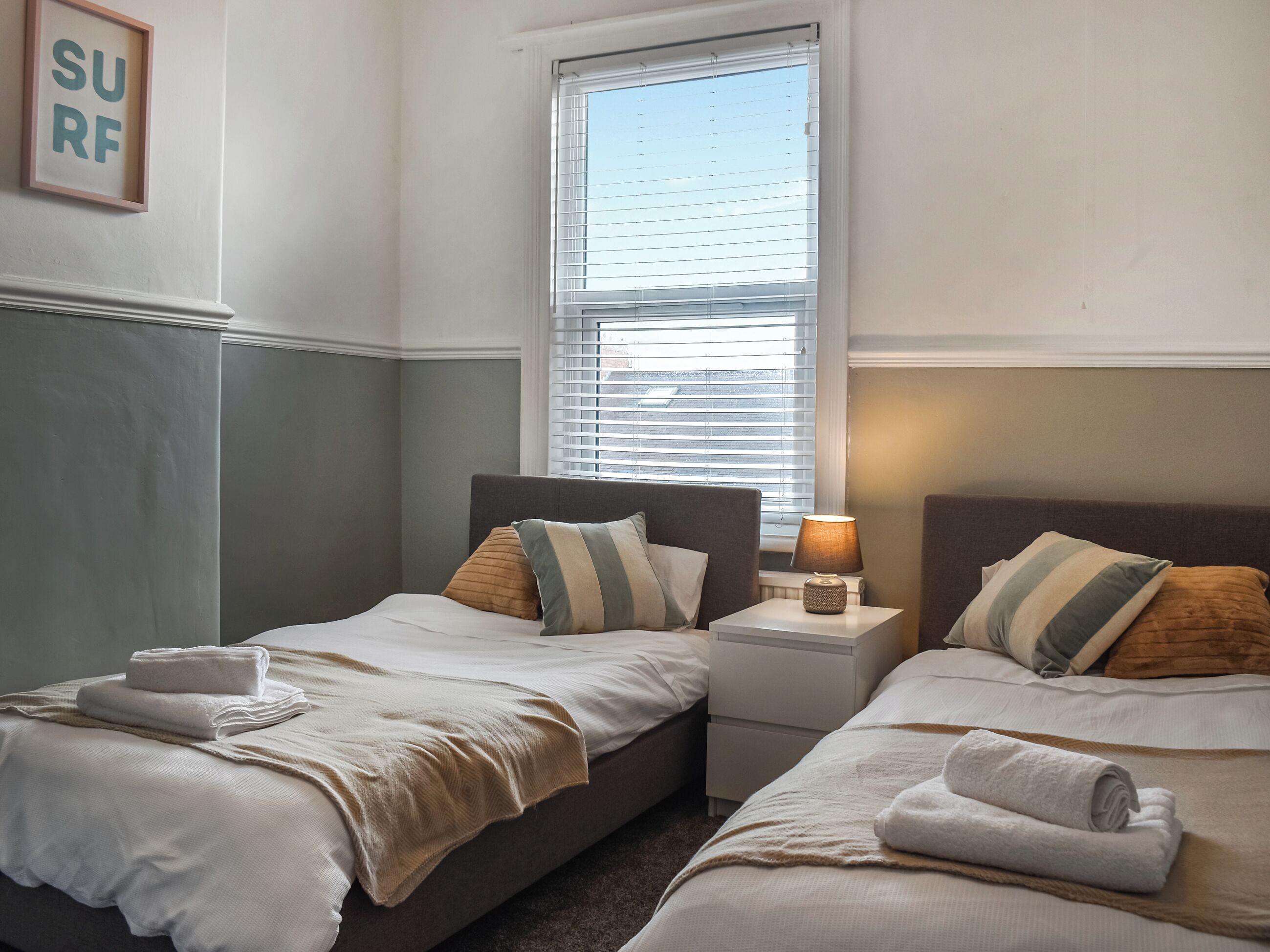 2 quartos, Wi-Fi de cortesia, roupa de cama