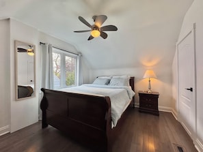 3 bedrooms, iron/ironing board, travel cot, free WiFi