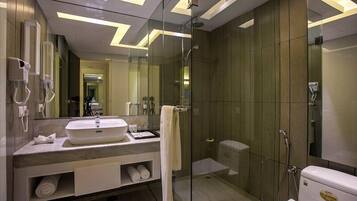 Ducha del cuarto de baño