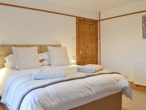 3 bedrooms, free WiFi, bed sheets - 3 bedroom accommodation in Blairgowrie (Blairgowrie)